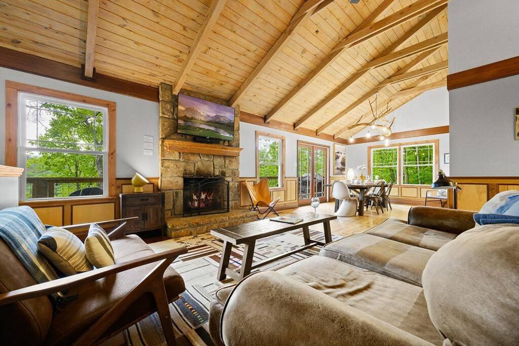 Chic Private Cabin W/ Epic Views & Amenities! Pigeon Forge Eksteriør billede