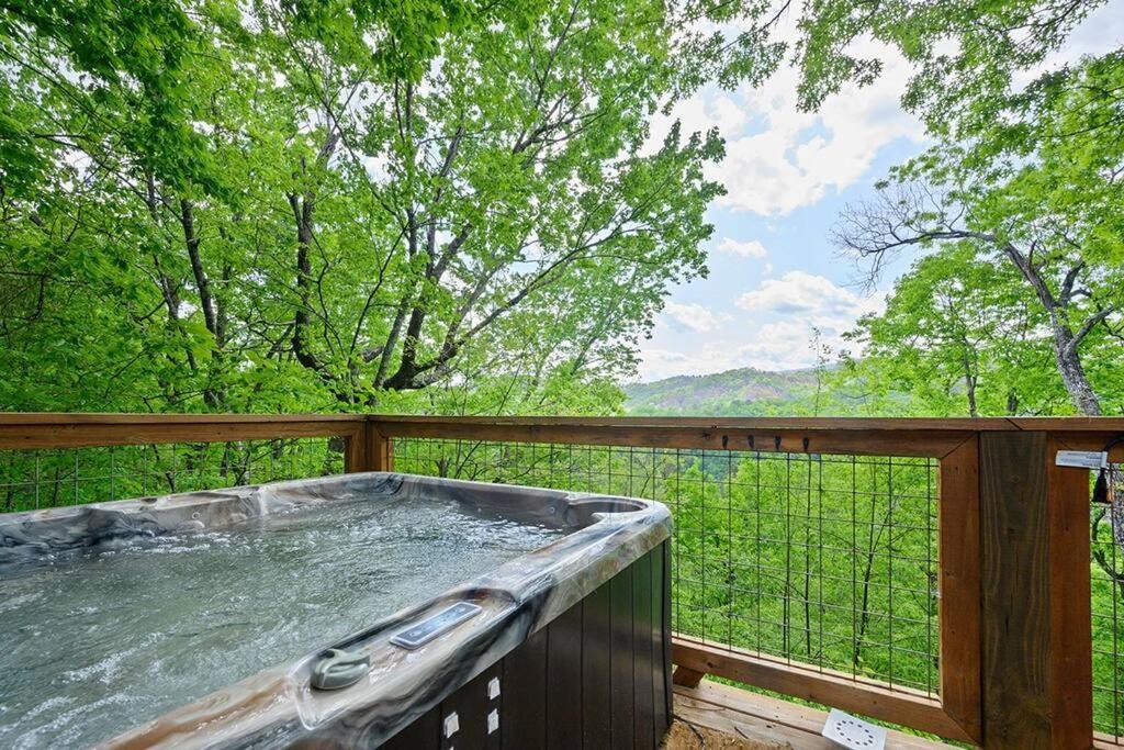 Chic Private Cabin W/ Epic Views & Amenities! Pigeon Forge Eksteriør billede